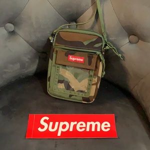 AUTHENTIC Supreme crossbody bag and sticker